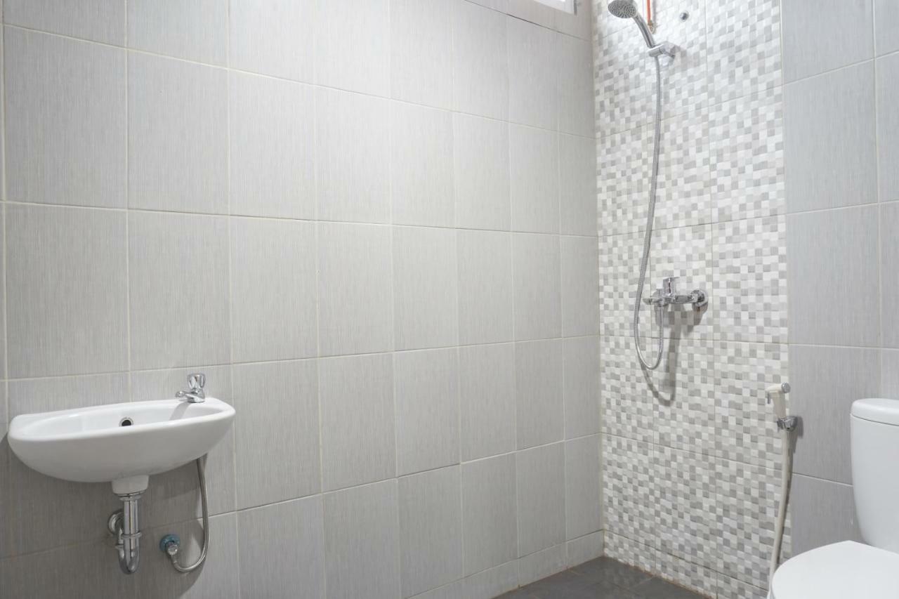 Residences by RedDoorz near MT Haryono - Minimum Stay 7 Days Dżakarta Zewnętrze zdjęcie