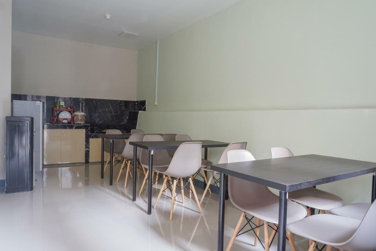 Residences by RedDoorz near MT Haryono - Minimum Stay 7 Days Dżakarta Zewnętrze zdjęcie