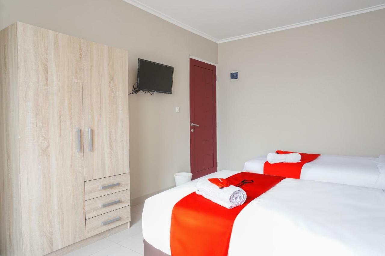 Residences by RedDoorz near MT Haryono - Minimum Stay 7 Days Dżakarta Zewnętrze zdjęcie
