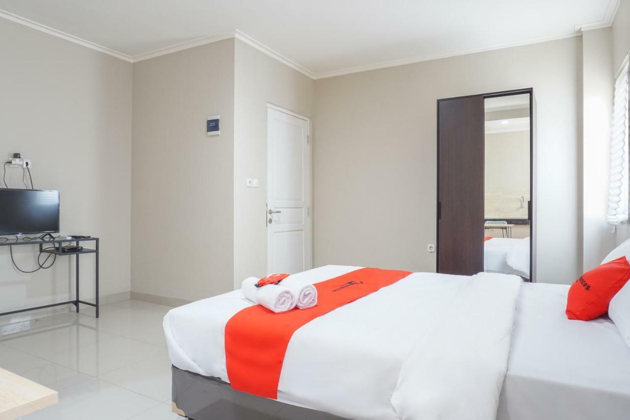 Residences by RedDoorz near MT Haryono - Minimum Stay 7 Days Dżakarta Zewnętrze zdjęcie